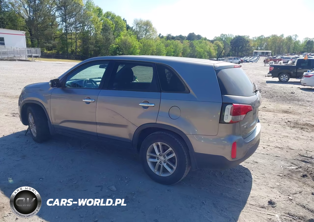 2015 Kia Sorento Lx VIN:5XYKT3A61FG660815 - 3