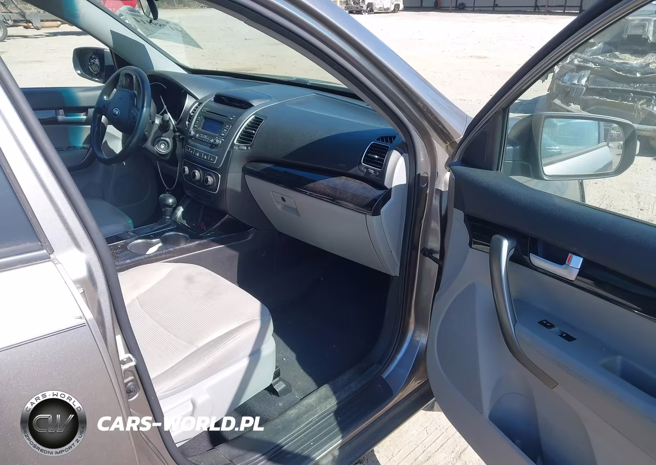 2015 Kia Sorento Lx VIN:5XYKT3A61FG660815 - 5