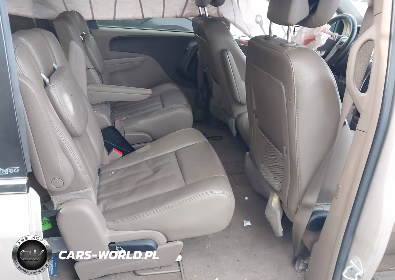 2014 Chrysler Town & Country Touring VIN:2C4RC1BGXER227921 - 8