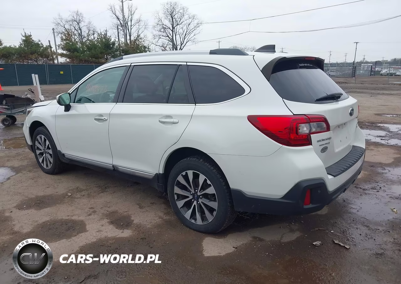 2018 Subaru Outback 3.6R Touring VIN:4S4BSETC5J3240310 - 3