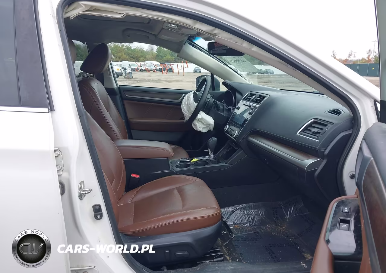 2018 Subaru Outback 3.6R Touring VIN:4S4BSETC5J3240310 - 5