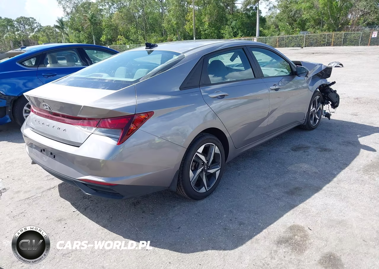 2023 Hyundai Elantra Sel VIN:KMHLS4AG1PU569349 - 4
