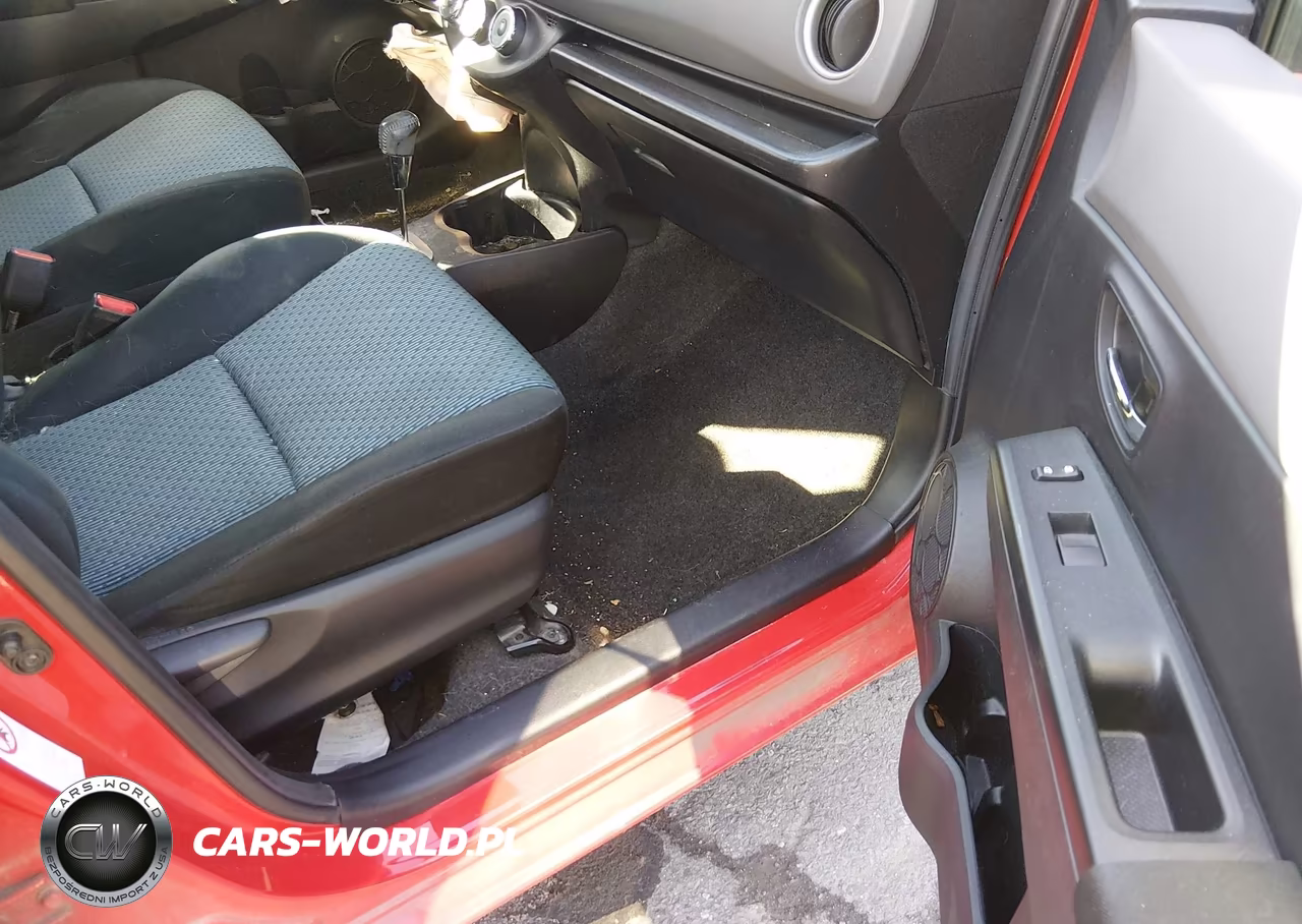 2013 Toyota Yaris Se VIN:JTDKTUD31DD565724 - 5