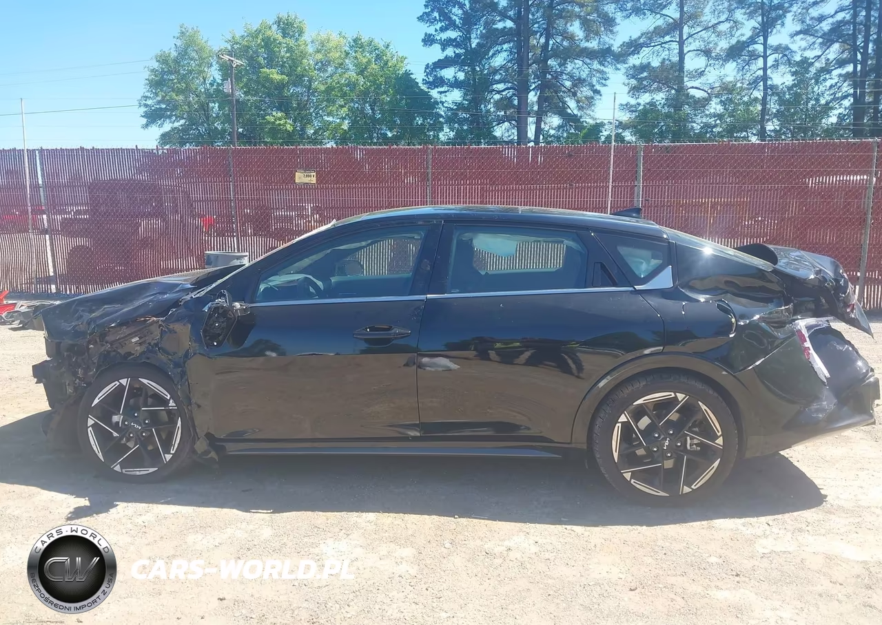 2025 Kia K4 Gt-Line VIN:3KPFW4DE0SE051157 - 13