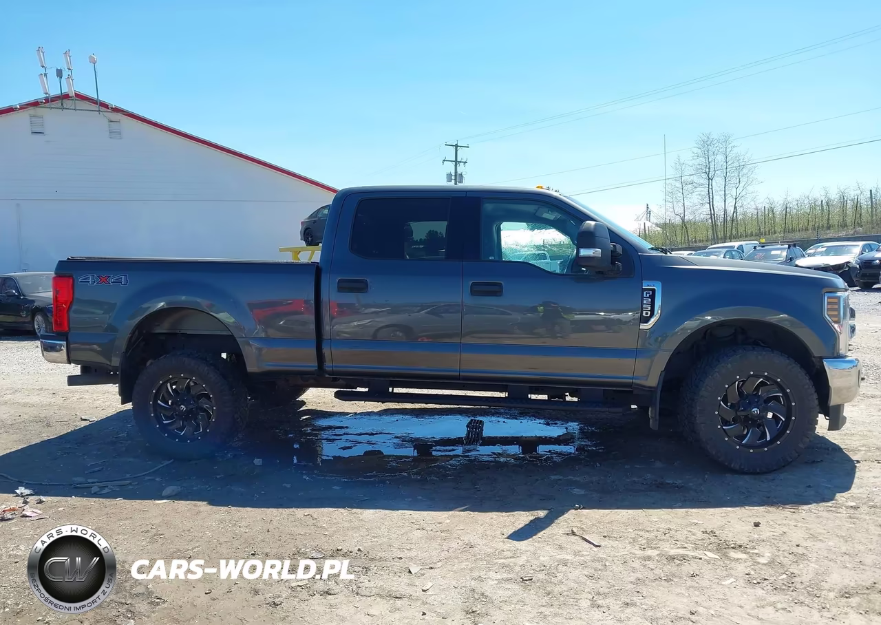 2018 Ford F-250 Xlt VIN:1FT7W2B67JEB44854 - 13