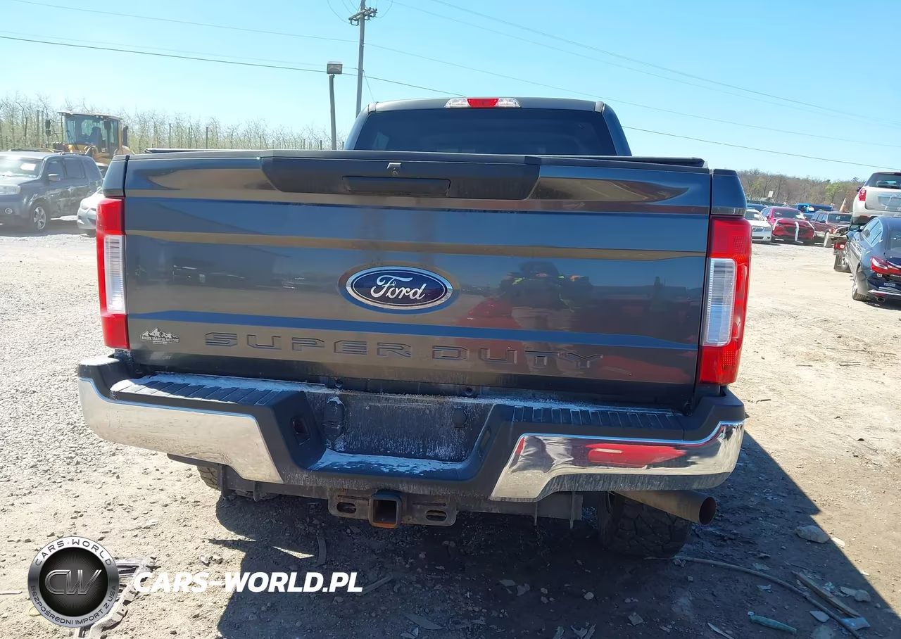 2018 Ford F-250 Xlt VIN:1FT7W2B67JEB44854 - 16