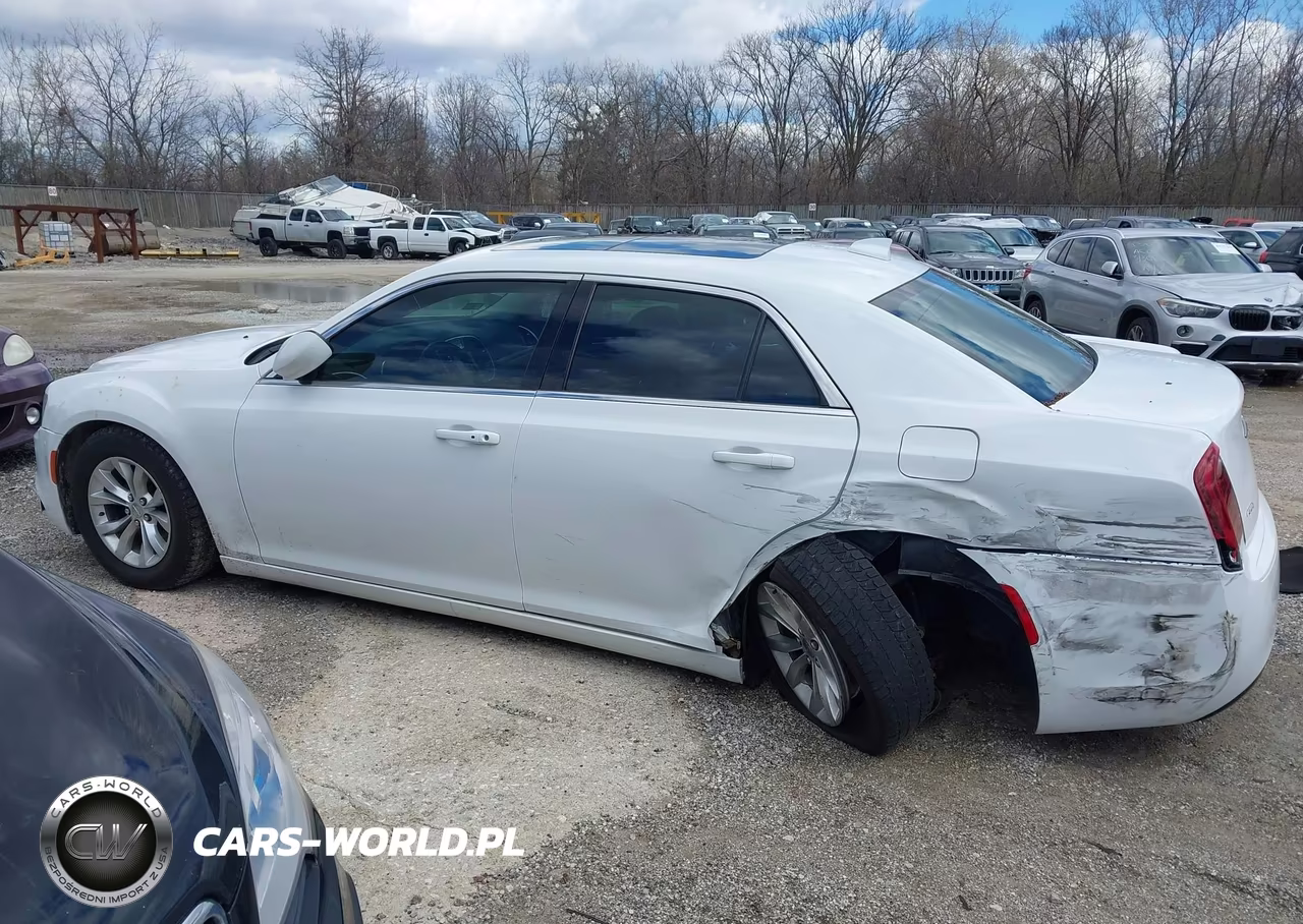 2016 Chrysler 300 Limited VIN:2C3CCAAG4GH243259 - 14