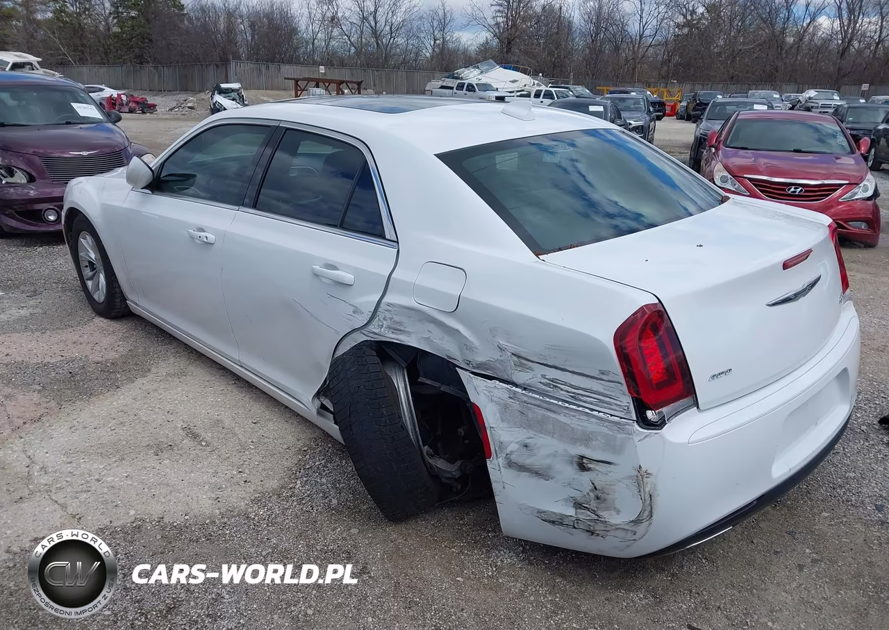2016 Chrysler 300 Limited VIN:2C3CCAAG4GH243259 - 3