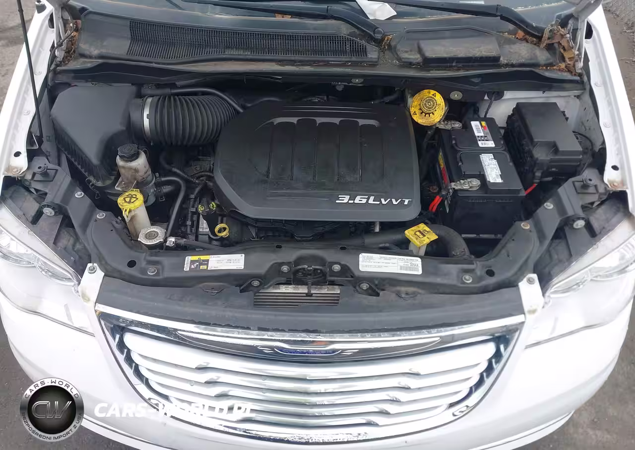 2016 Chrysler Town & Country Touring VIN:2C4RC1BG8GR238208 - 10