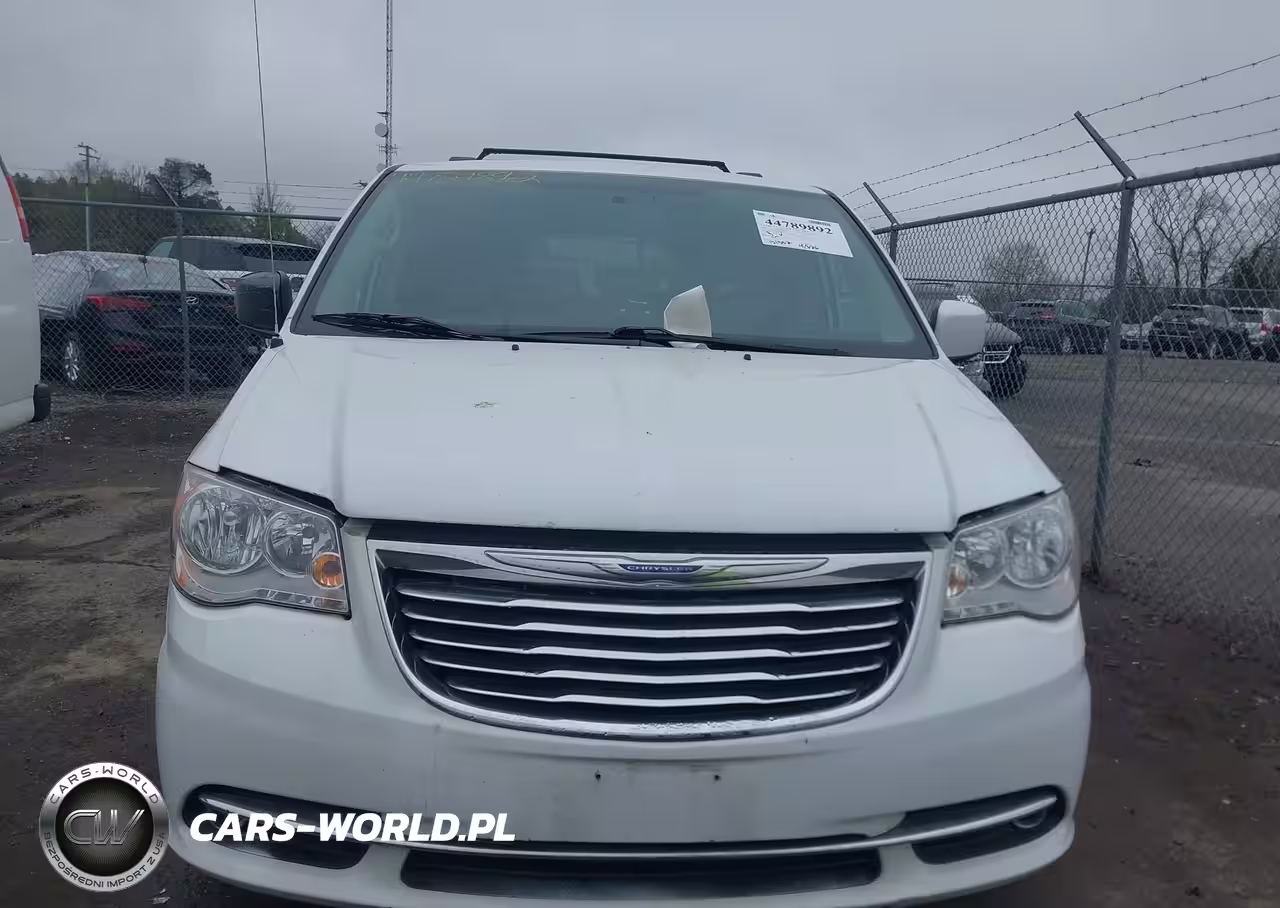 2016 Chrysler Town & Country Touring VIN:2C4RC1BG8GR238208 - 12