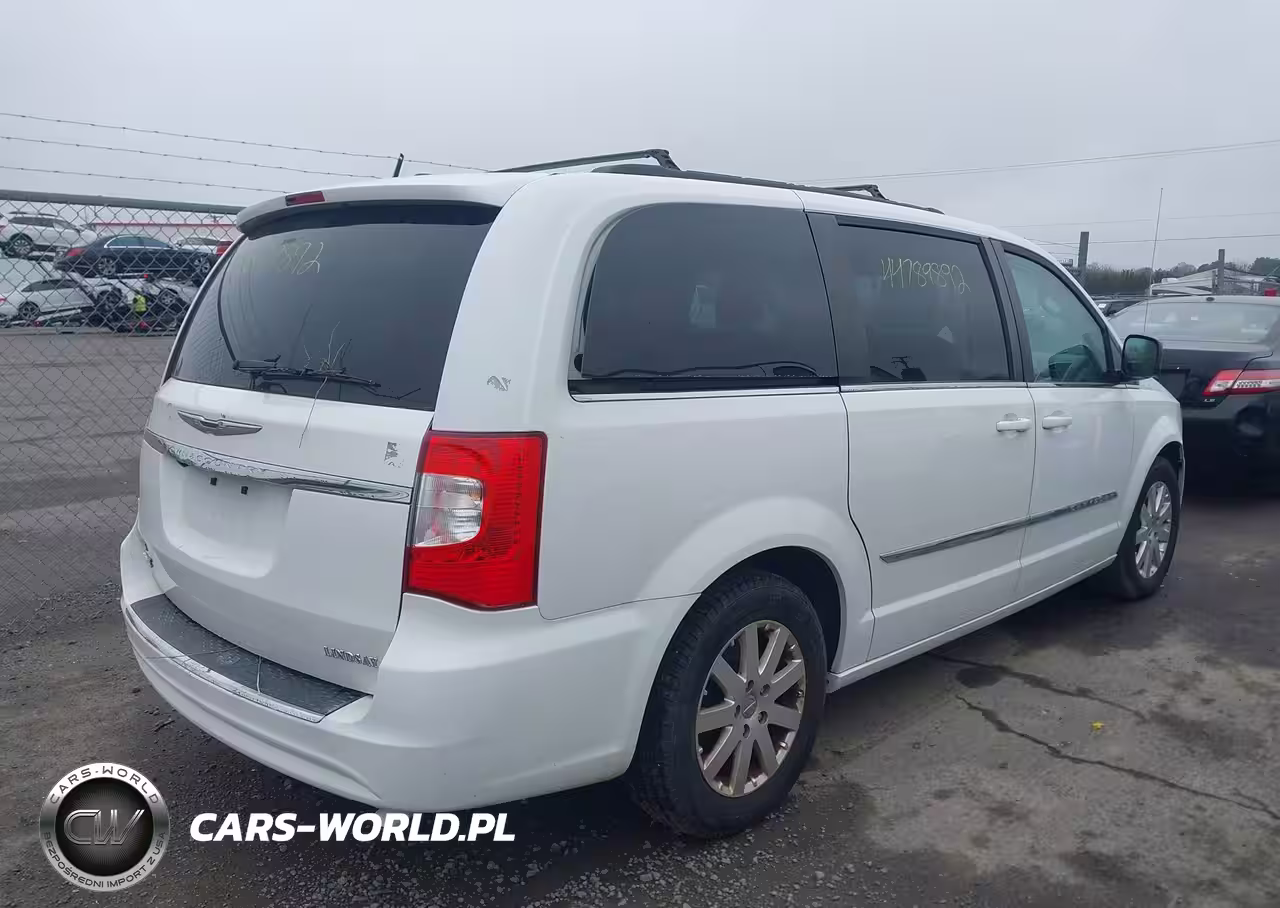 2016 Chrysler Town & Country Touring VIN:2C4RC1BG8GR238208 - 4