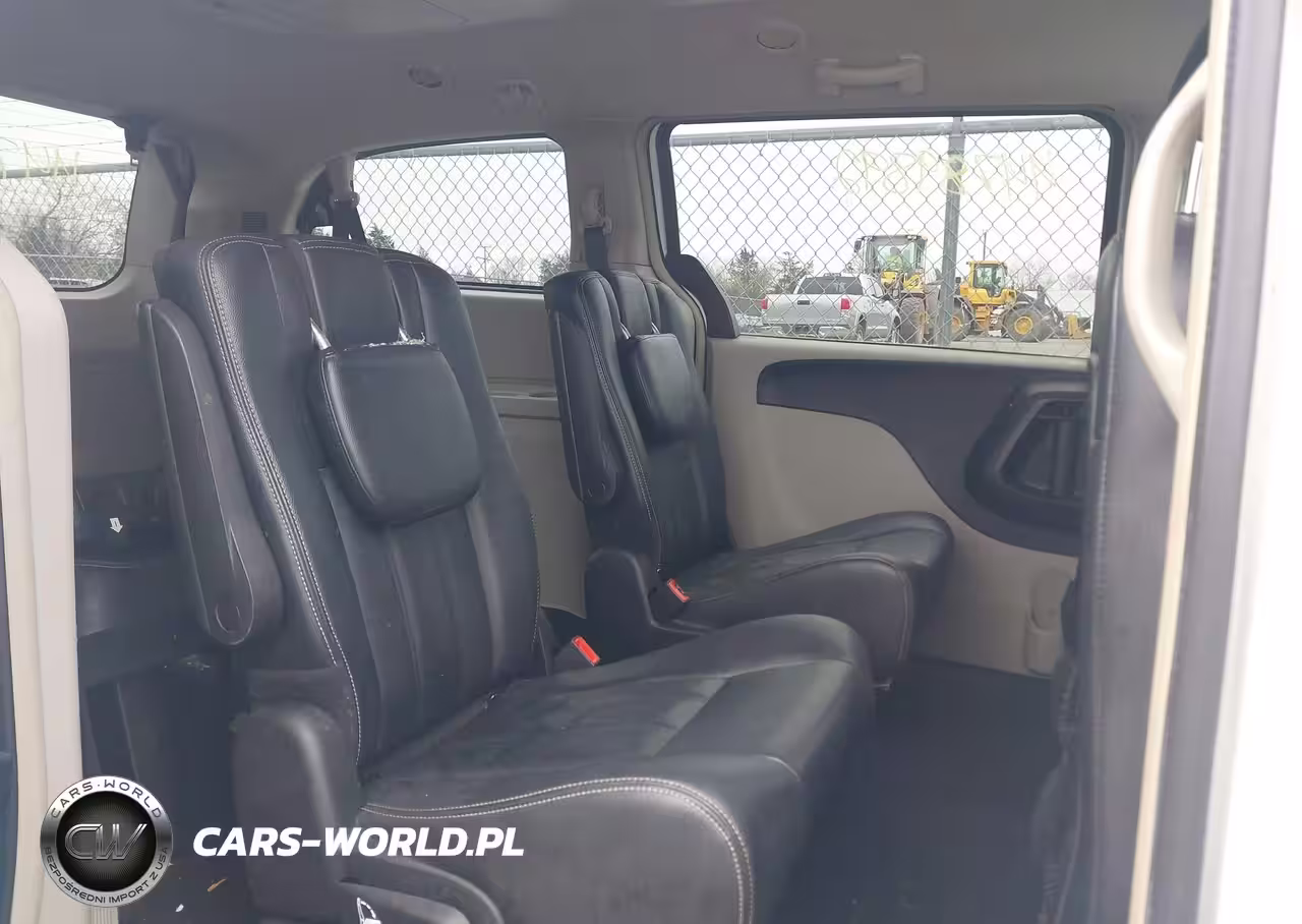 2016 Chrysler Town & Country Touring VIN:2C4RC1BG8GR238208 - 8