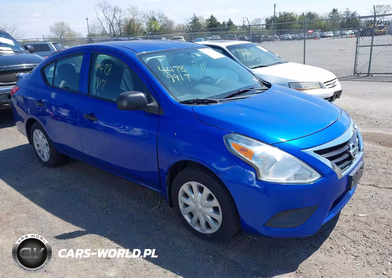 2015 Nissan Versa 1.6 S+