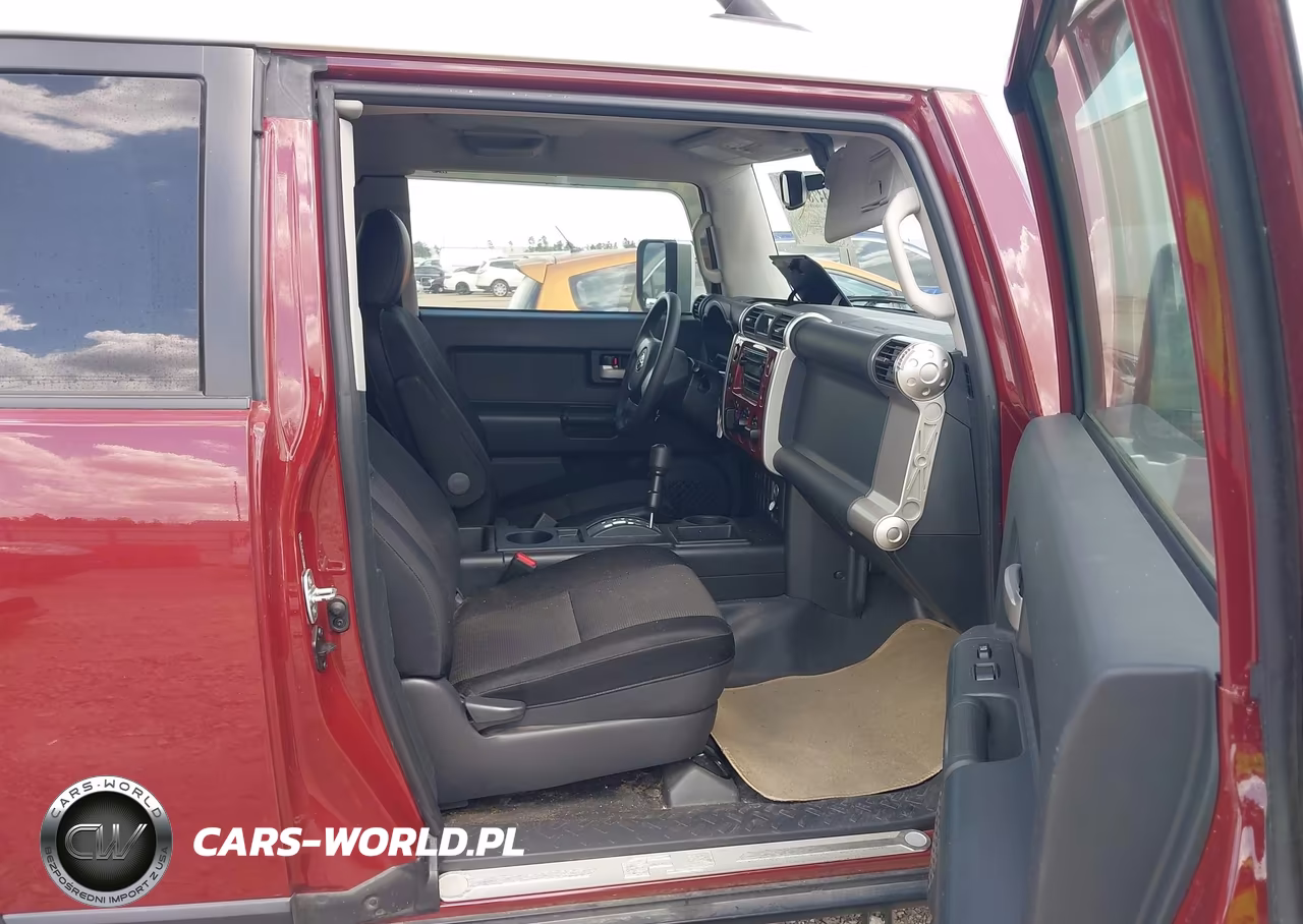 2010 Toyota Fj Cruiser VIN:JTEZU4BF5AK008956 - 5