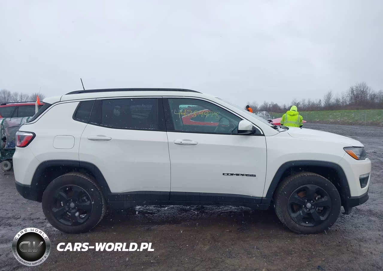 2019 Jeep Compass Latitude 4X4 VIN:3C4NJDBB8KT734657 - 14