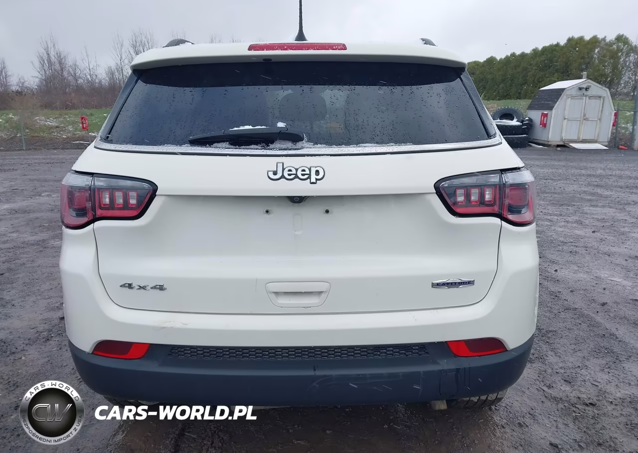 2019 Jeep Compass Latitude 4X4 VIN:3C4NJDBB8KT734657 - 17