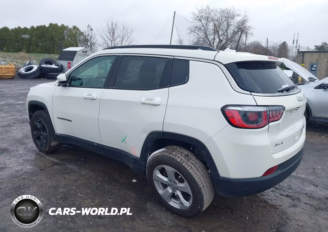 2019 Jeep Compass Latitude 4X4 VIN:3C4NJDBB8KT734657 - 3