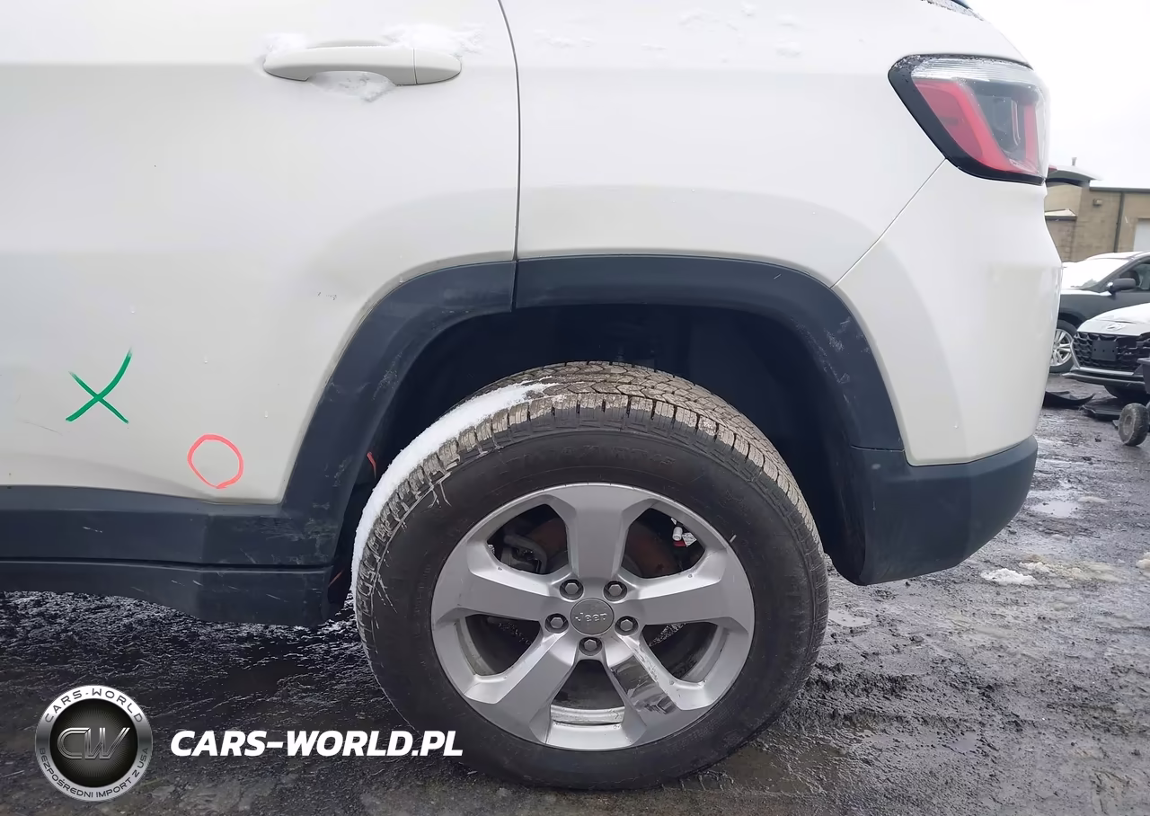 2019 Jeep Compass Latitude 4X4 VIN:3C4NJDBB8KT734657 - 6