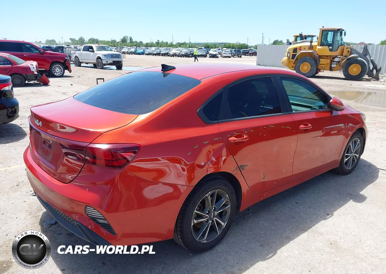 2022 Kia Forte Lxs VIN:3KPF24AD2NE460143 - 4
