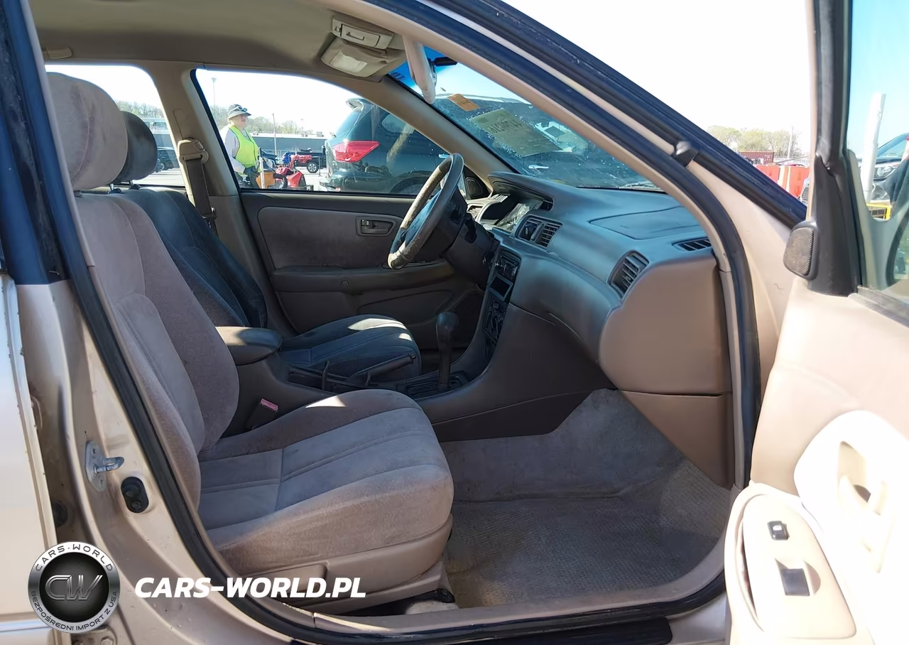1999 Toyota Camry Le VIN:4T1BG22K5XU453429 - 5