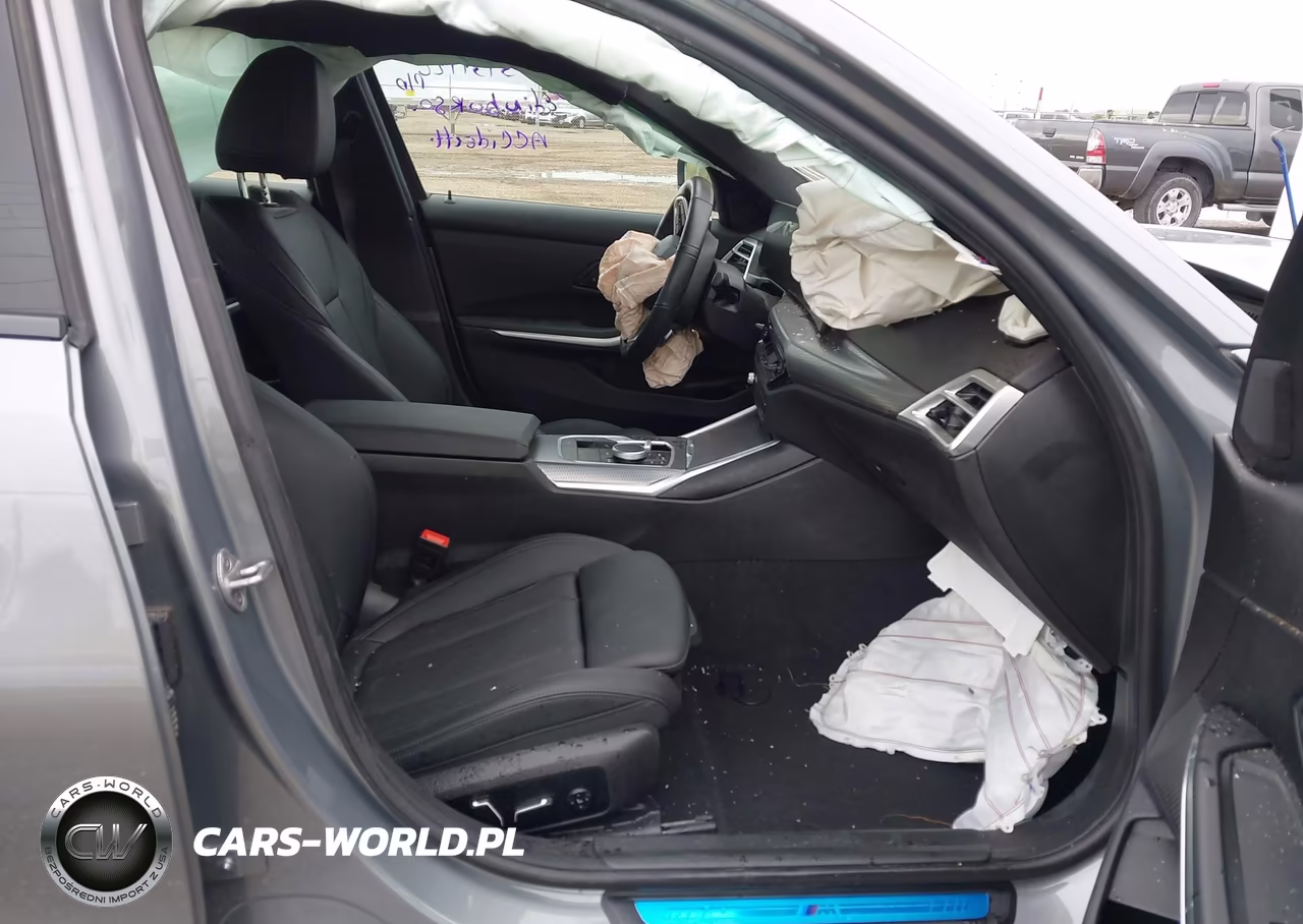 2025 BMW 330I VIN:3MW69CW04S8F18076 - 5