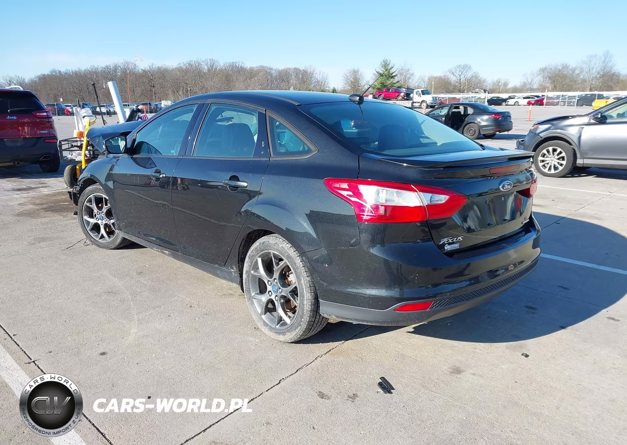 2014 Ford Focus Se VIN:1FADP3F27EL127802 - 3