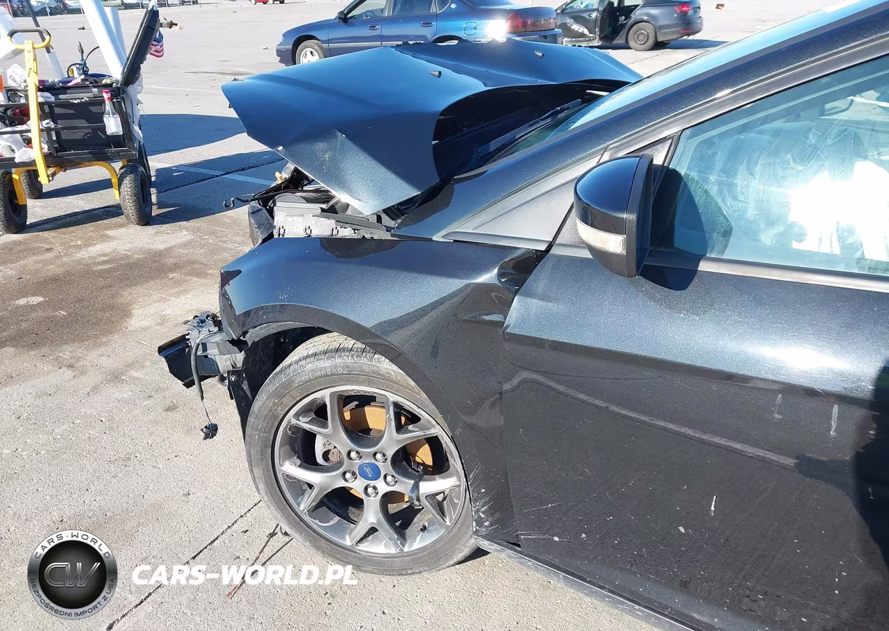 2014 Ford Focus Se VIN:1FADP3F27EL127802 - 5