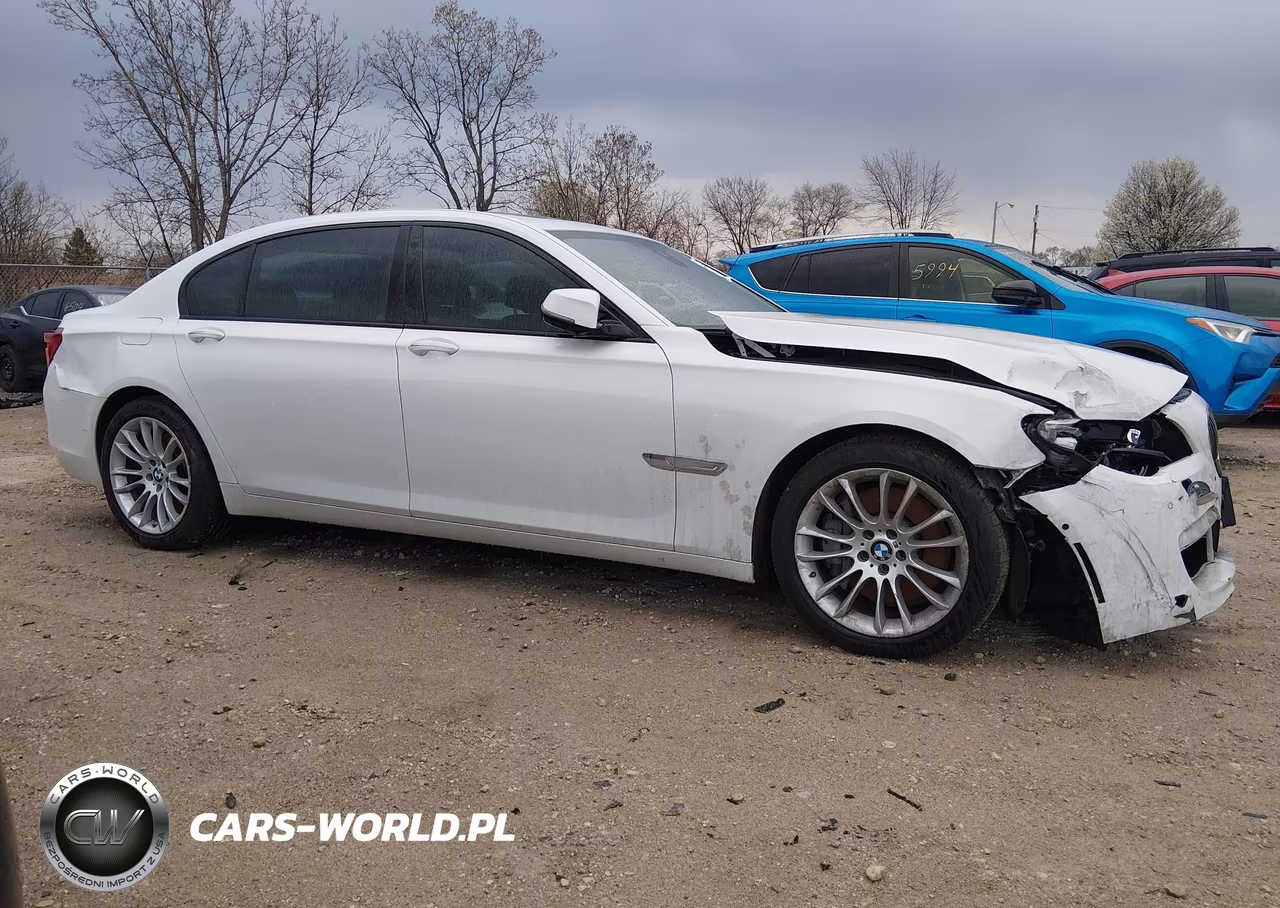 2015 BMW 750Li xDrive VIN:WBAYF8C57FD653978 - 14
