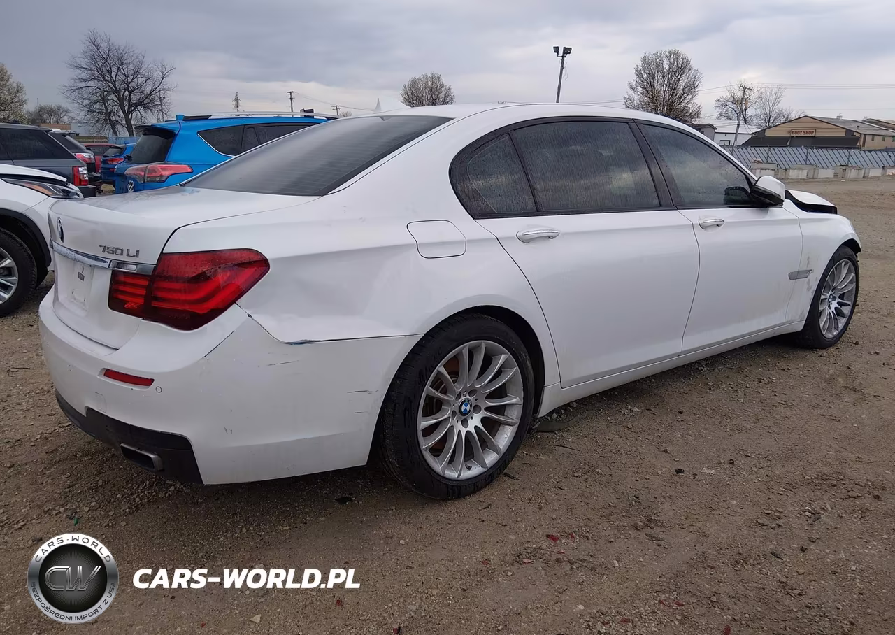 2015 BMW 750Li xDrive VIN:WBAYF8C57FD653978 - 4
