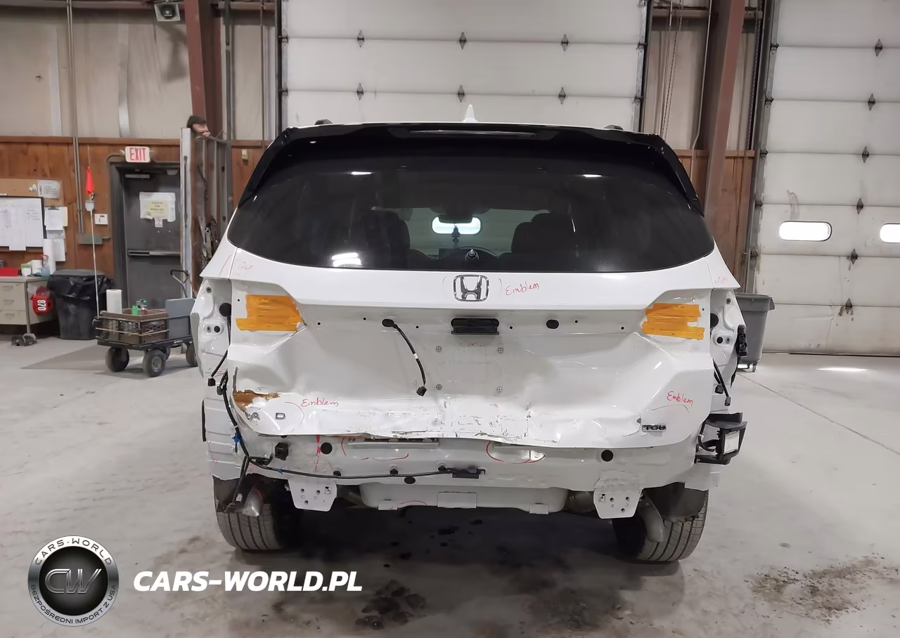2025 Honda Pilot Touring VIN:5FNYG1H75SB189805 - 17