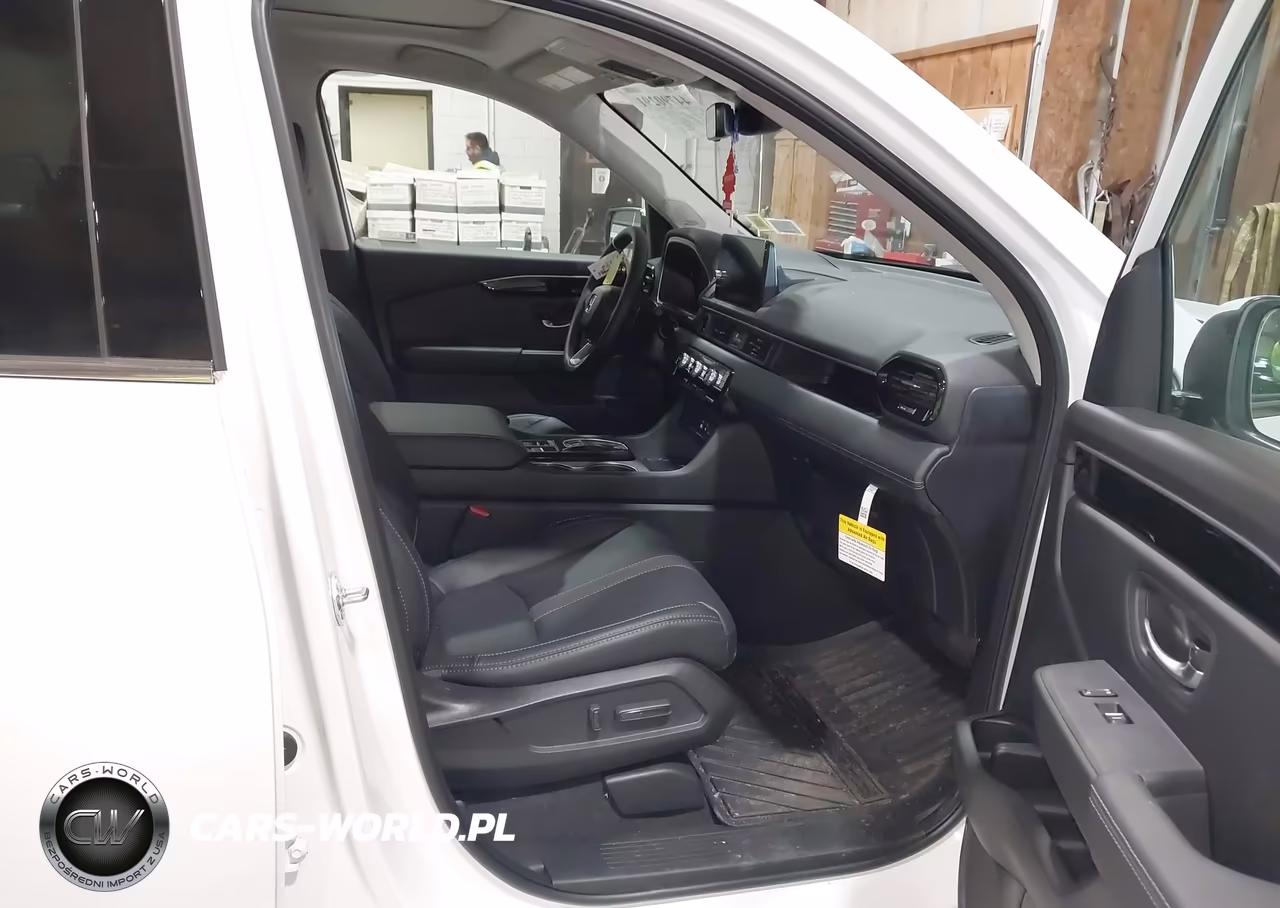 2025 Honda Pilot Touring VIN:5FNYG1H75SB189805 - 5