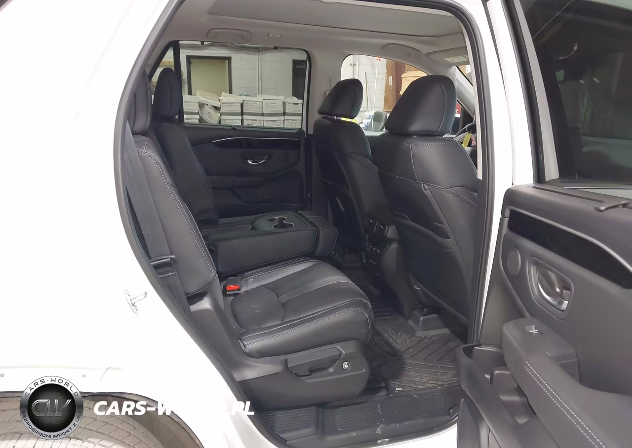 2025 Honda Pilot Touring VIN:5FNYG1H75SB189805 - 8