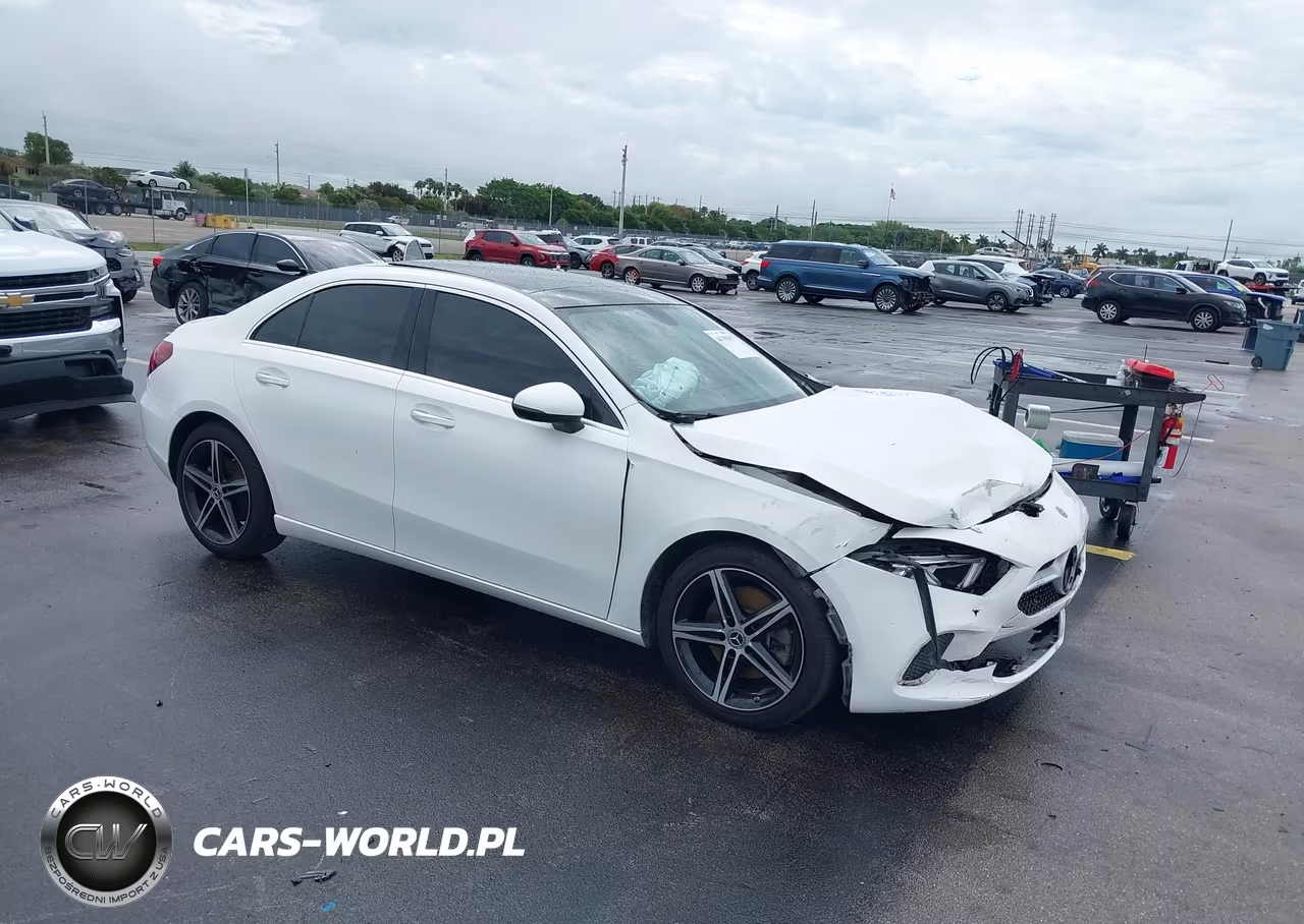 2020 Mercedes-Benz A 220