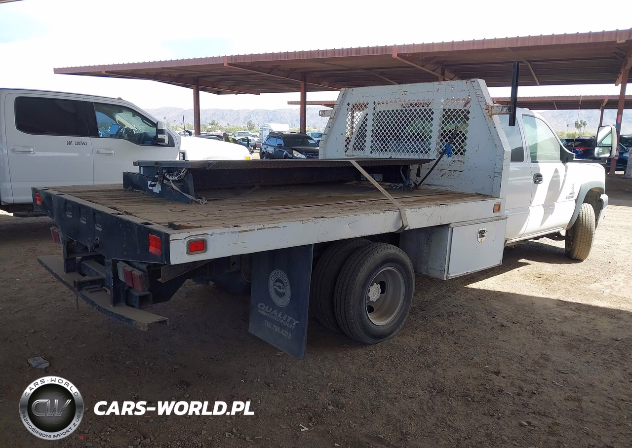 2005 Chevrolet Silverado 3500 Chassis Work Truck VIN:1GBJC39245E310359 - 4