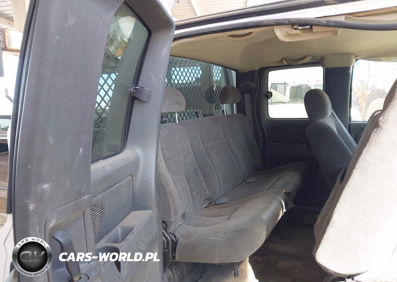 2005 Chevrolet Silverado 3500 Chassis Work Truck VIN:1GBJC39245E310359 - 7