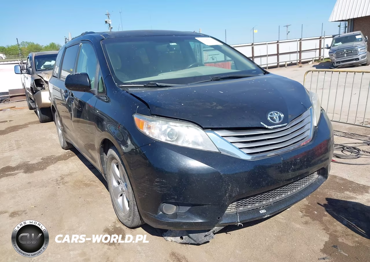 2017 Toyota Sienna Le 8 Passenger