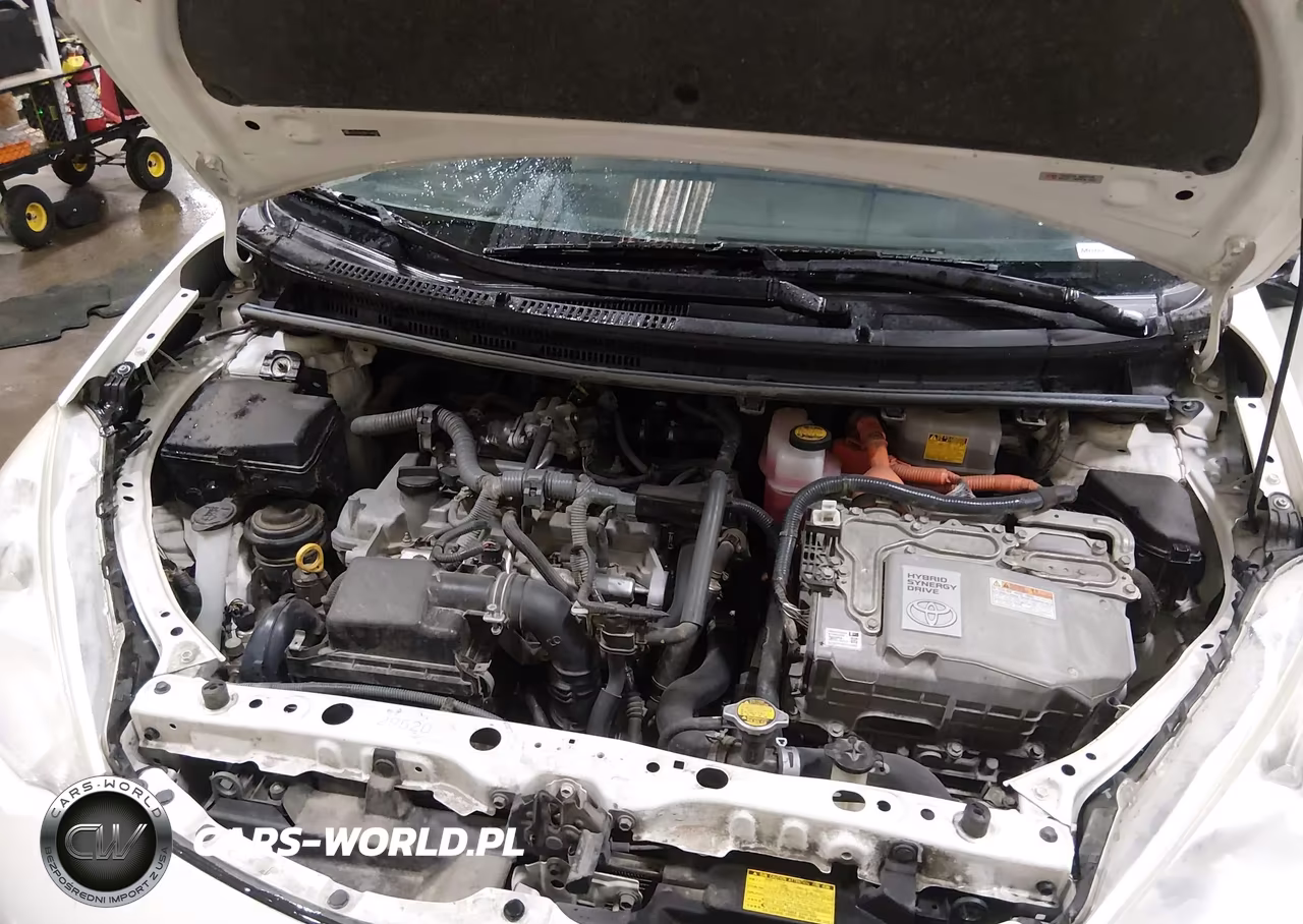 2013 Toyota Prius C Two VIN:JTDKDTB38D1046293 - 10