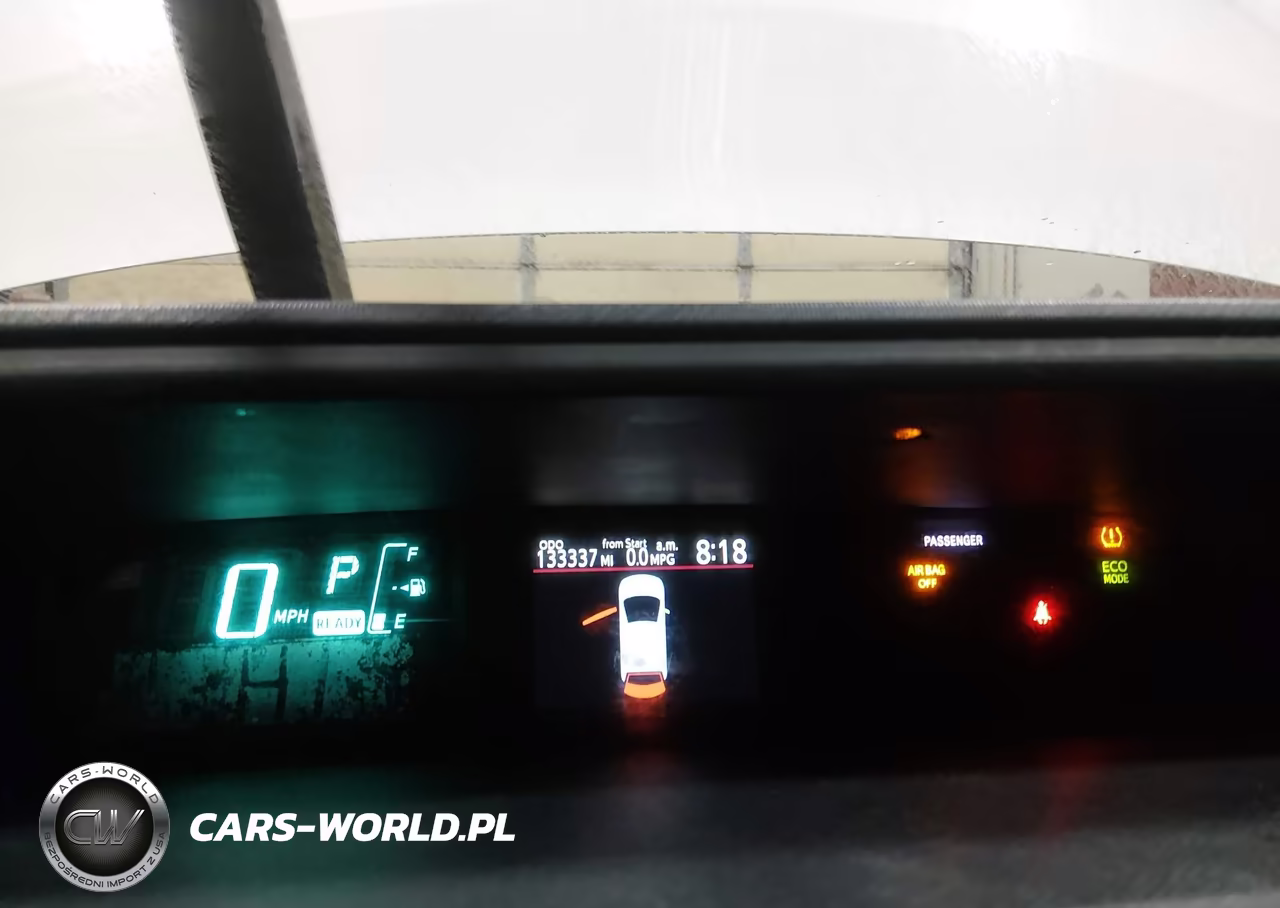 2013 Toyota Prius C Two VIN:JTDKDTB38D1046293 - 7