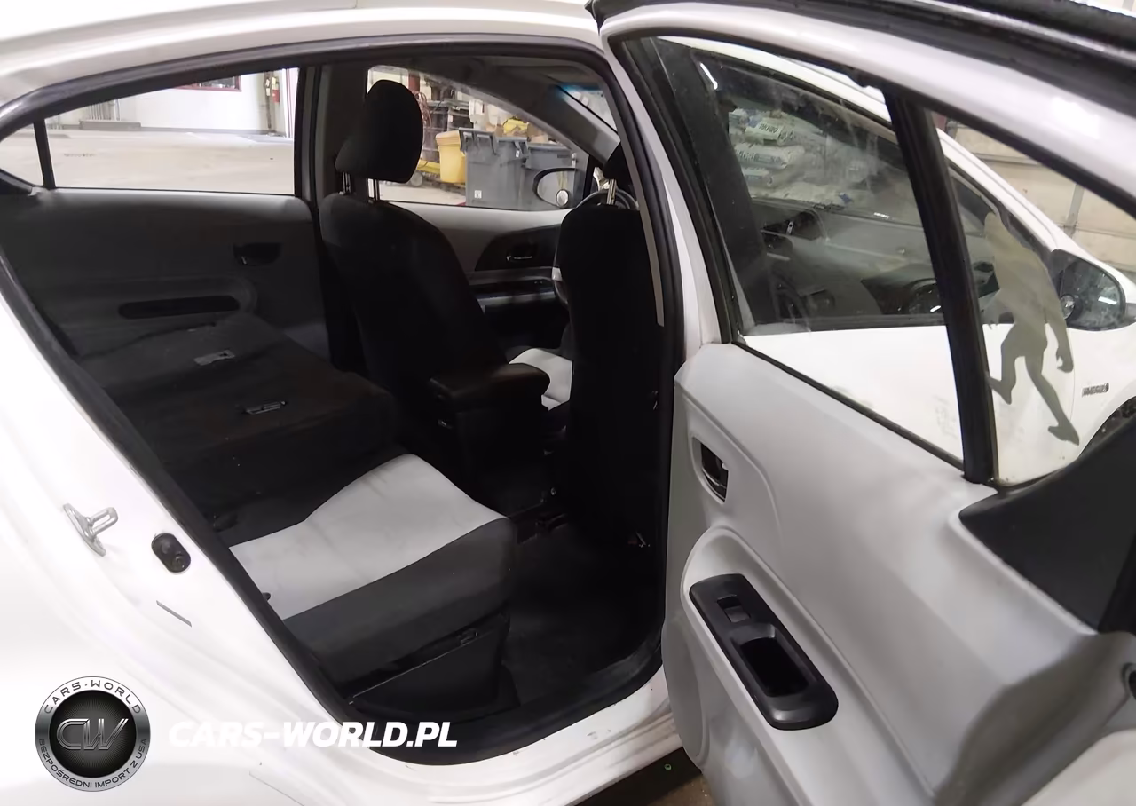 2013 Toyota Prius C Two VIN:JTDKDTB38D1046293 - 8