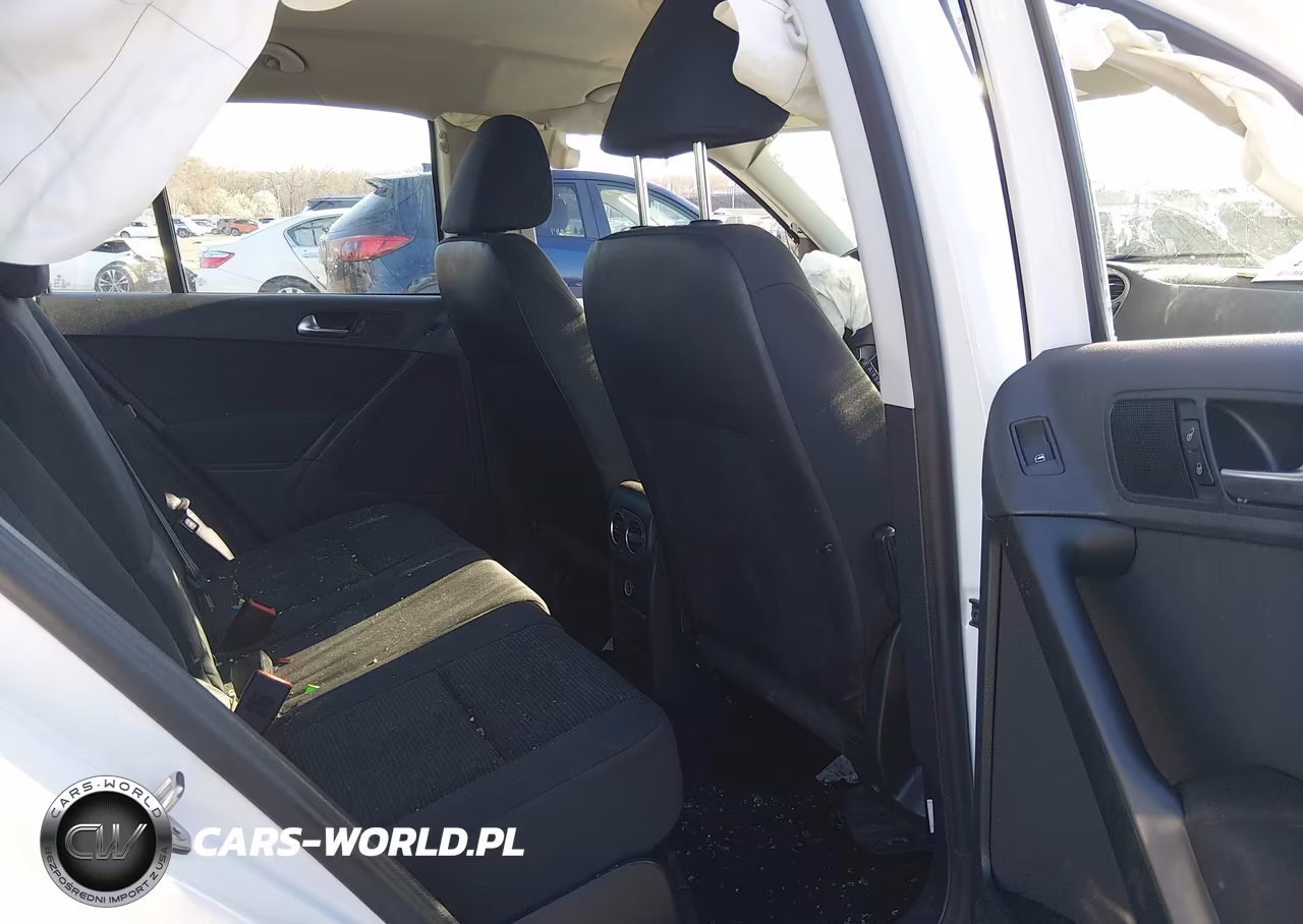 2017 Volkswagen Tiguan 2.0T-2.0T S VIN:WVGAV7AX7HK049315 - 8