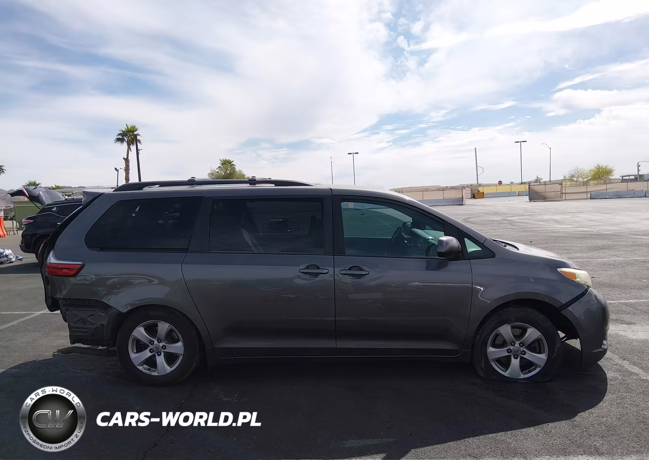 2015 Toyota Sienna Le 8 Passenger VIN:5TDKK3DC0FS591672 - 14