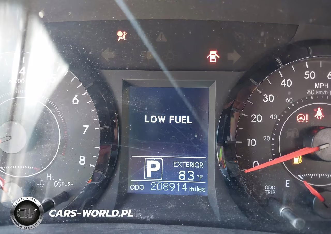 2015 Toyota Sienna Le 8 Passenger VIN:5TDKK3DC0FS591672 - 16