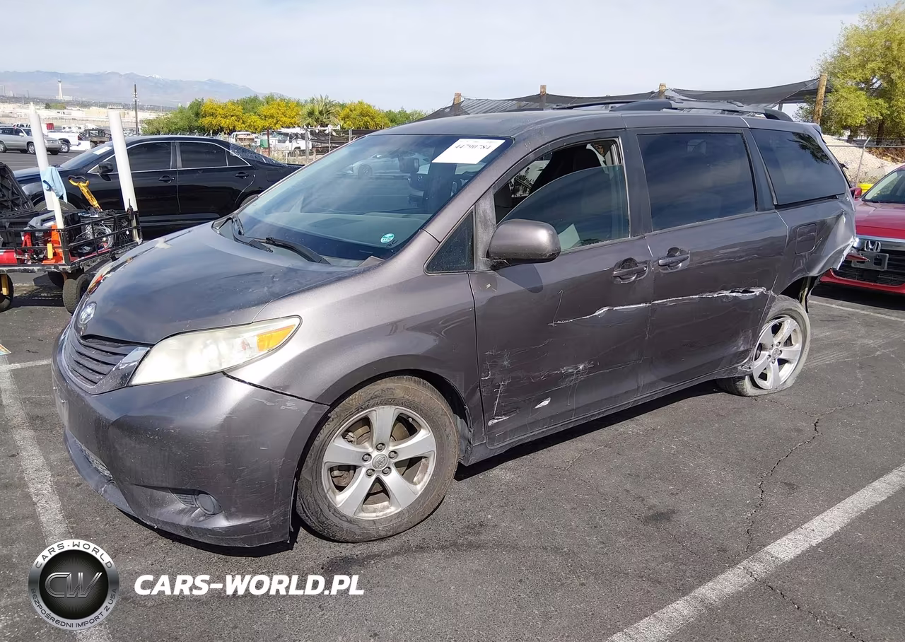 2015 Toyota Sienna Le 8 Passenger VIN:5TDKK3DC0FS591672 - 2