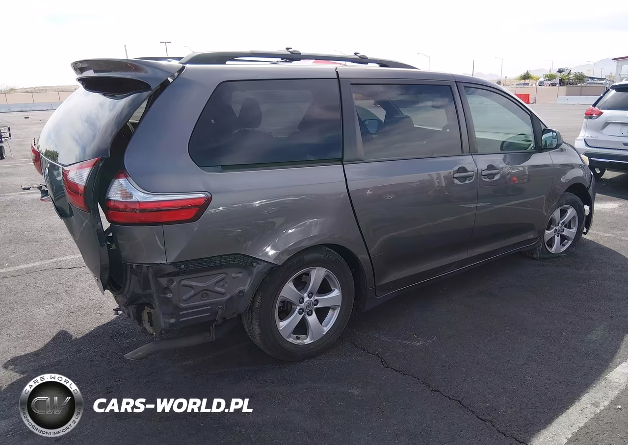 2015 Toyota Sienna Le 8 Passenger VIN:5TDKK3DC0FS591672 - 4
