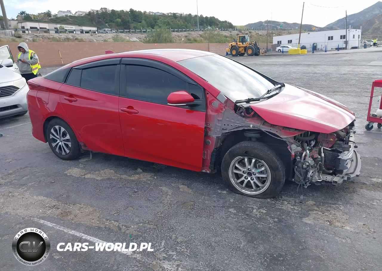 2021 Toyota Prius Prime Limited VIN:JTDKAMFP8M3172069 - 14