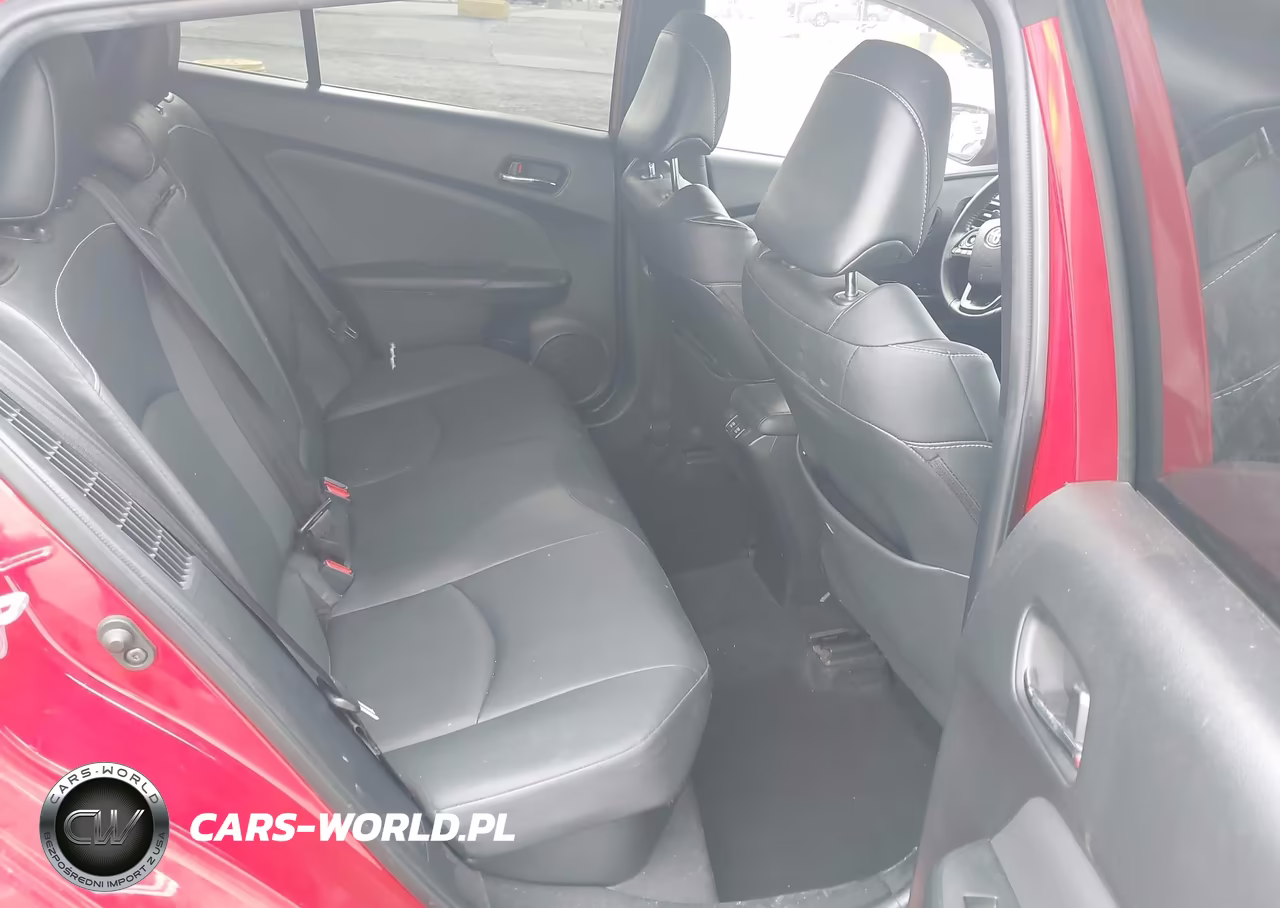 2021 Toyota Prius Prime Limited VIN:JTDKAMFP8M3172069 - 8