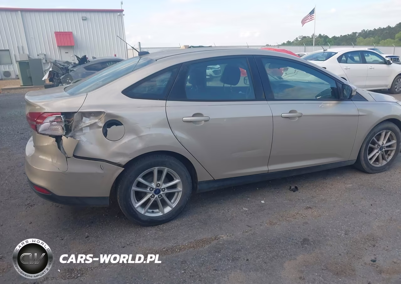 2017 Ford Focus Se VIN:1FADP3F28HL208361 - 6
