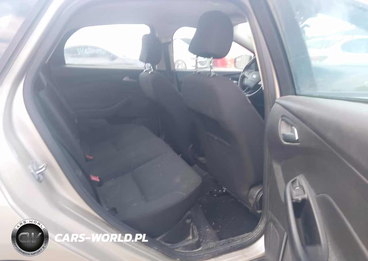 2017 Ford Focus Se VIN:1FADP3F28HL208361 - 8