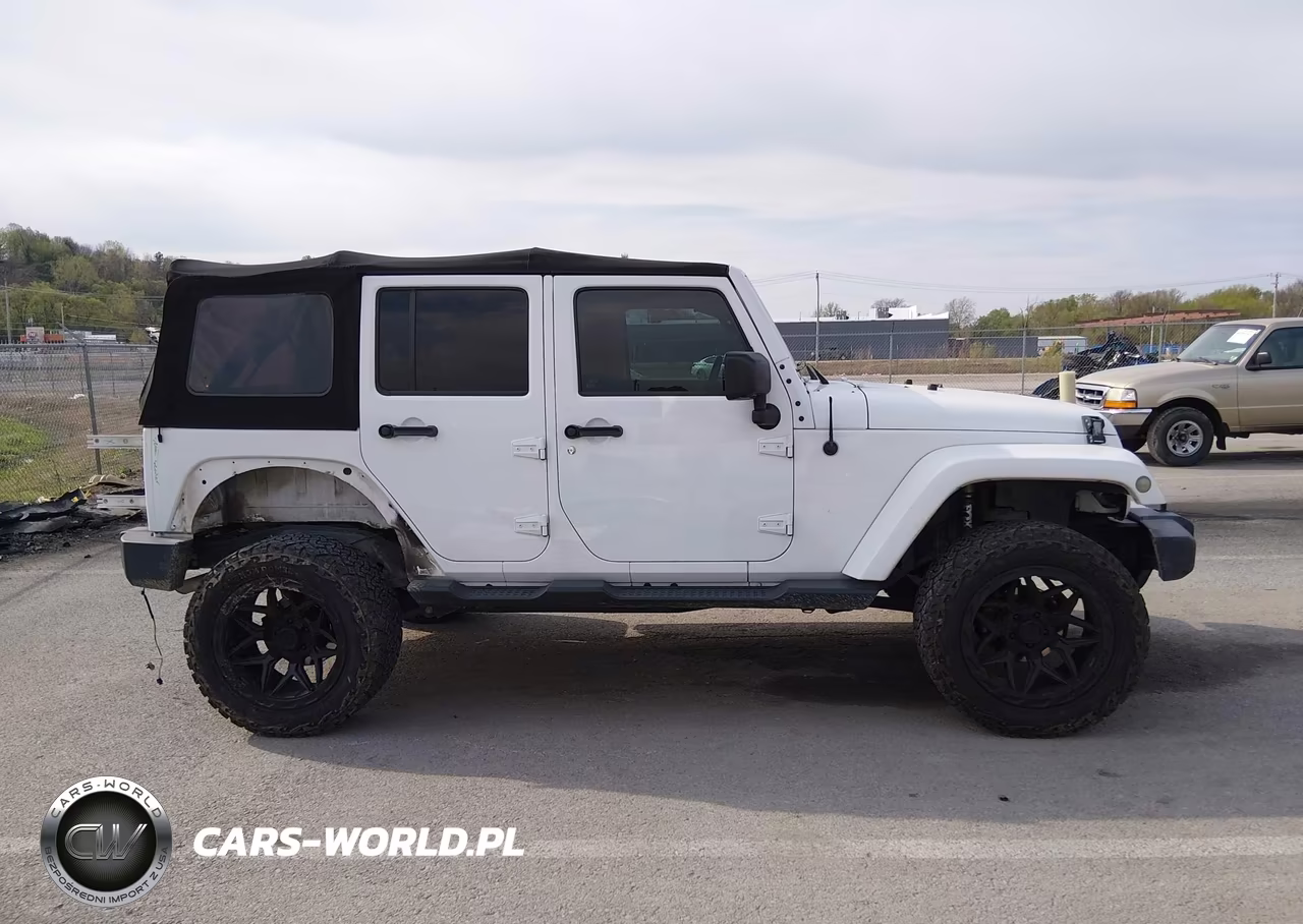 2016 Jeep Wrangler Unlimited Sahara VIN:1C4BJWEG6GL124491 - 14