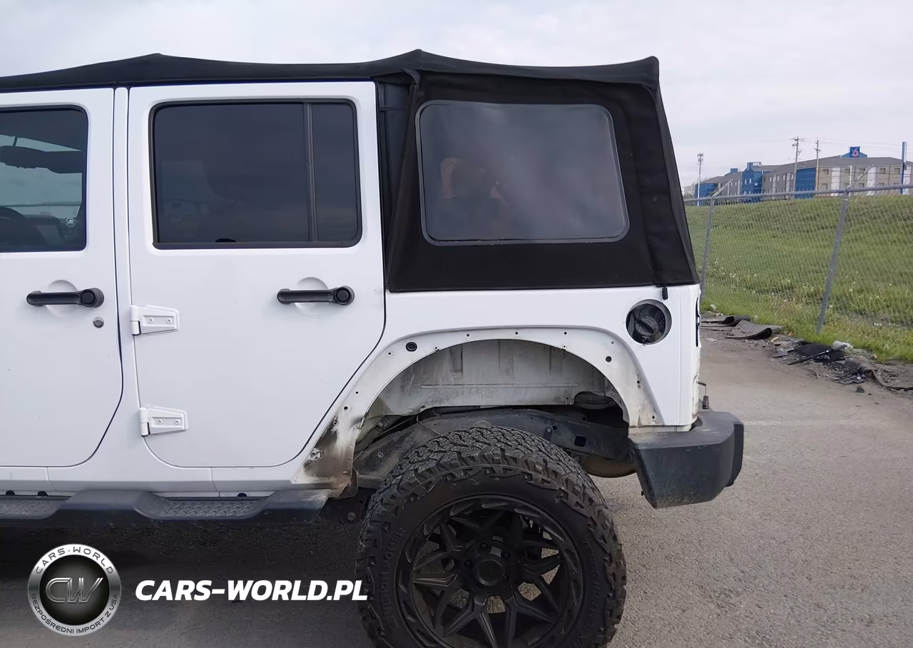 2016 Jeep Wrangler Unlimited Sahara VIN:1C4BJWEG6GL124491 - 6
